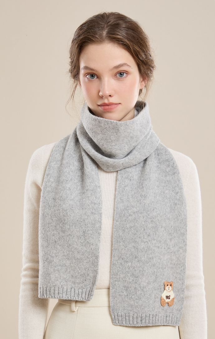 Women's 100% sheep wool scarf with bear pattern, soft and skin-friendly.