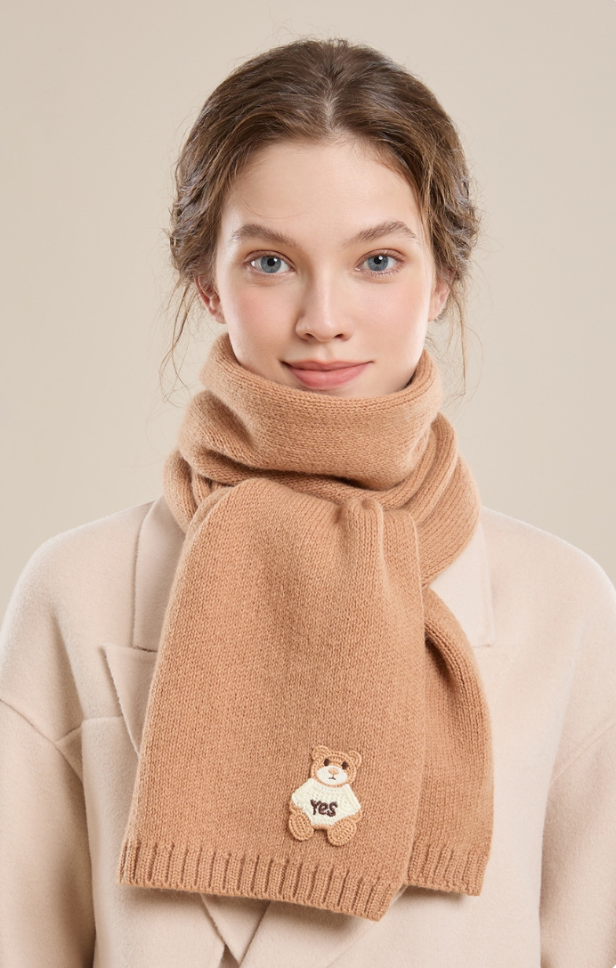 Women's 100% sheep wool scarf with bear pattern, soft and skin-friendly.