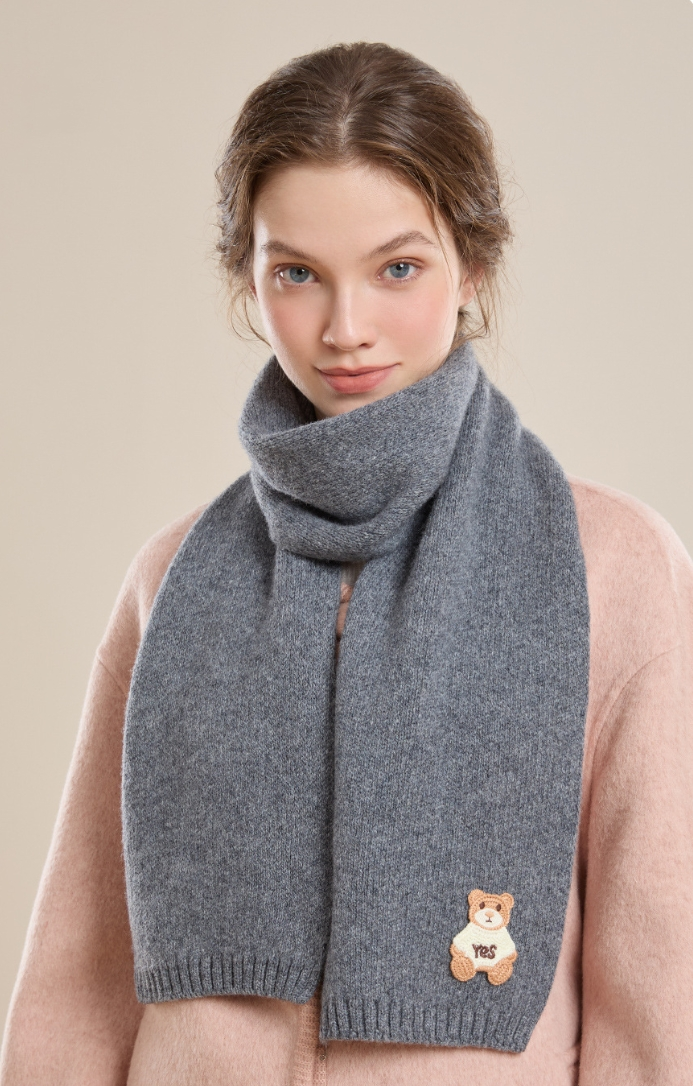 Women's 100% sheep wool scarf with bear pattern, soft and skin-friendly.