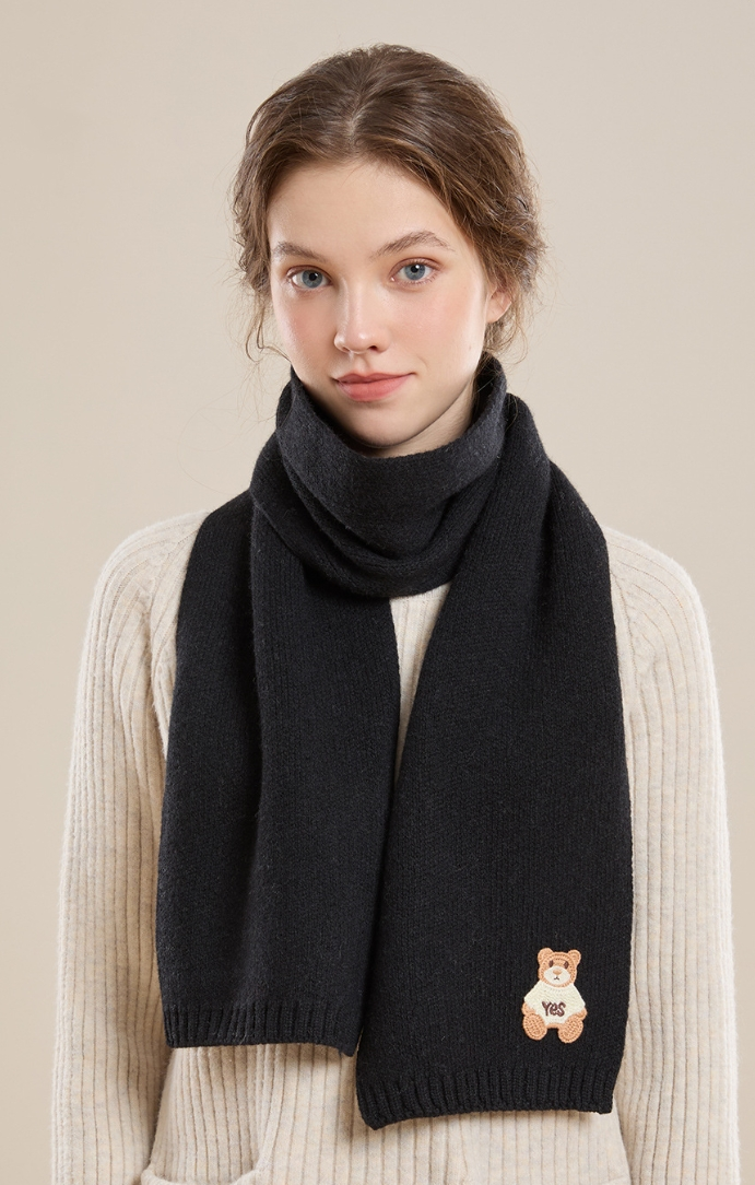 Women's 100% sheep wool scarf with bear pattern, soft and skin-friendly.