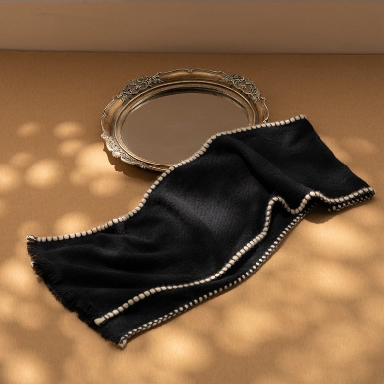 Elegant Cashmere Scarf - OESLO