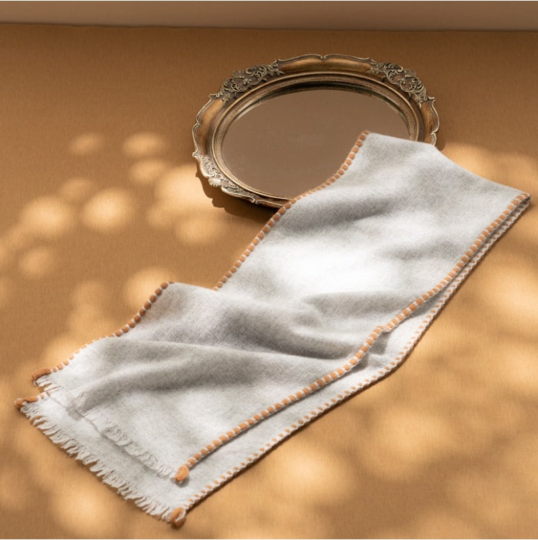 Elegant Cashmere Scarf - OESLO