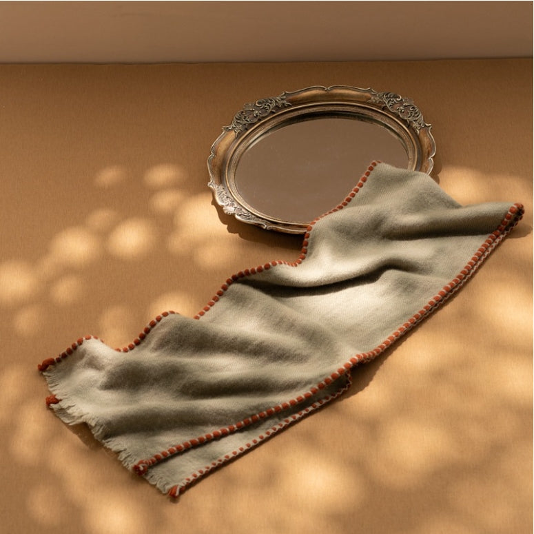 Elegant Cashmere Scarf - OESLO