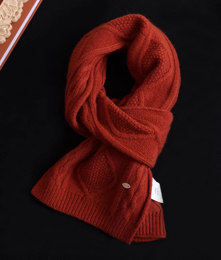 Wool Diamond Cable Knit Scarf – Vintage Texture & Timeless | Multiple Colors OESLO