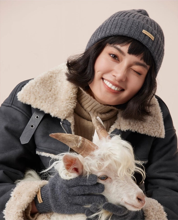 Unisex Cashmere Ribbed Beanie – Stylish & Versatile | Multiple Colors - OESLO