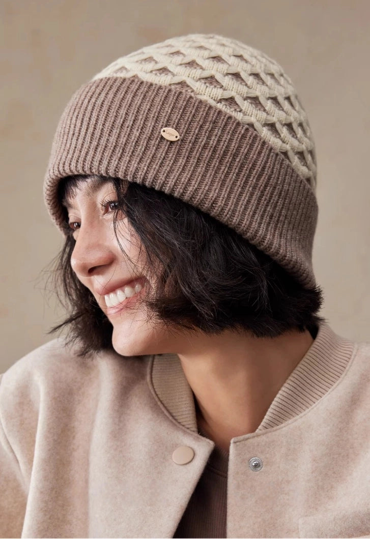 Luxury Wool Beanie – Rib Knit Winter Hat in Berry Red & Light Khaki - OESLO
