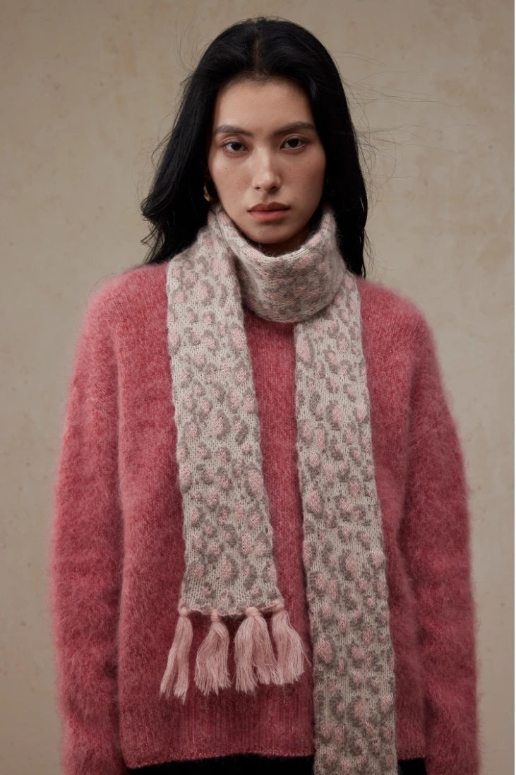 Leopard Knit Scarf – Classic Vintage Style in Coffee Brown & Pink OESLO