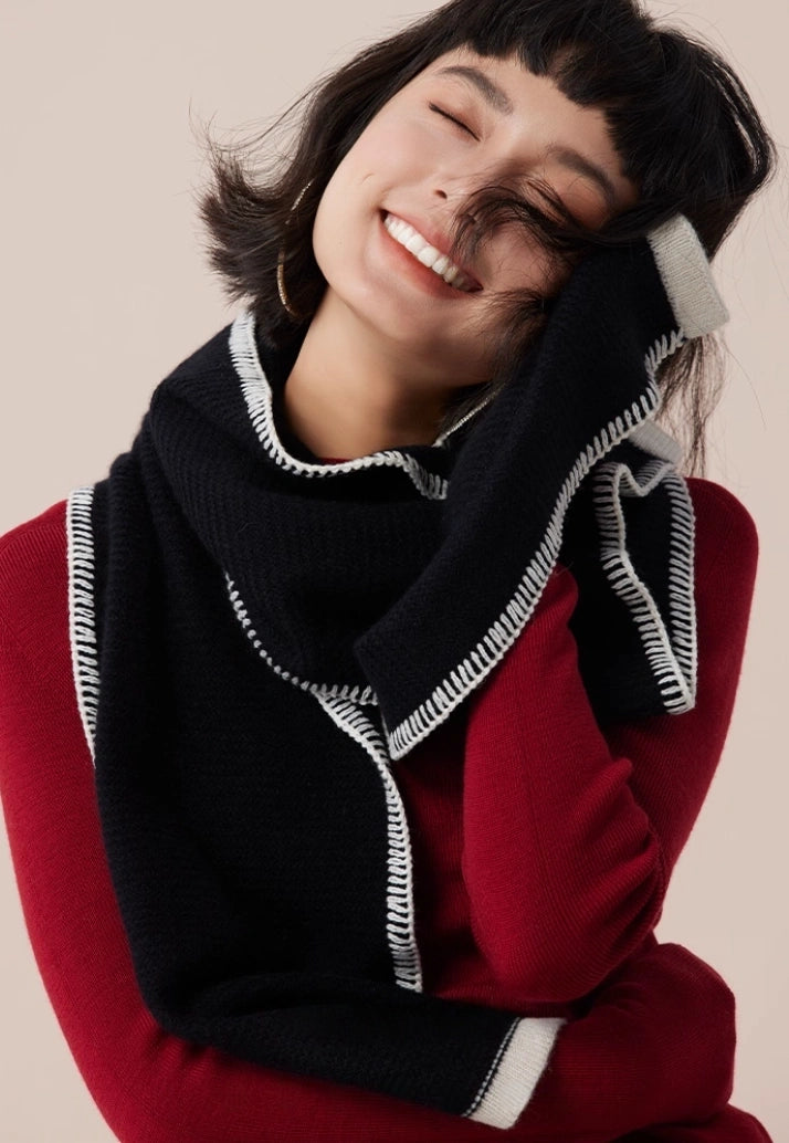 Cashmere Scarf – Minimalist Contrast Edge Design | Black & Ivory - OESLO