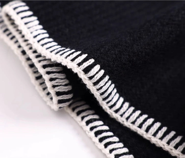 Cashmere Scarf – Minimalist Contrast Edge Design | Black & Ivory - OESLO