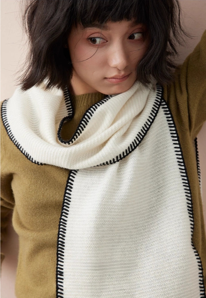 Cashmere Scarf – Minimalist Contrast Edge Design | Black & Ivory - OESLO