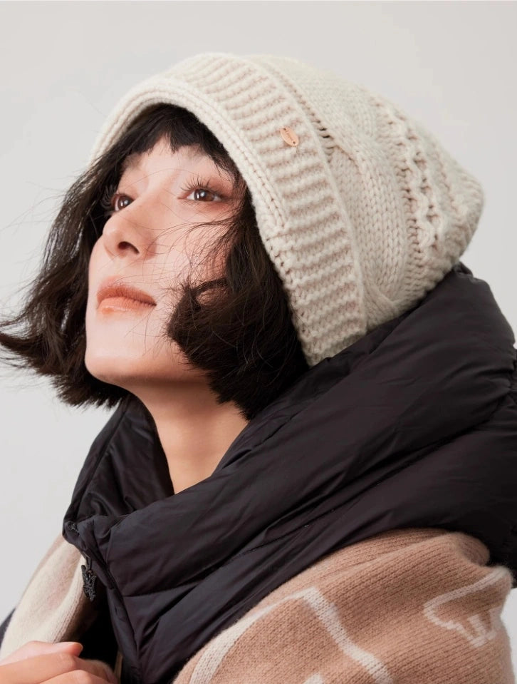 Wool Cable Knit Beanie – Timeless Vintage Warmth | Multiple Colors OESLO