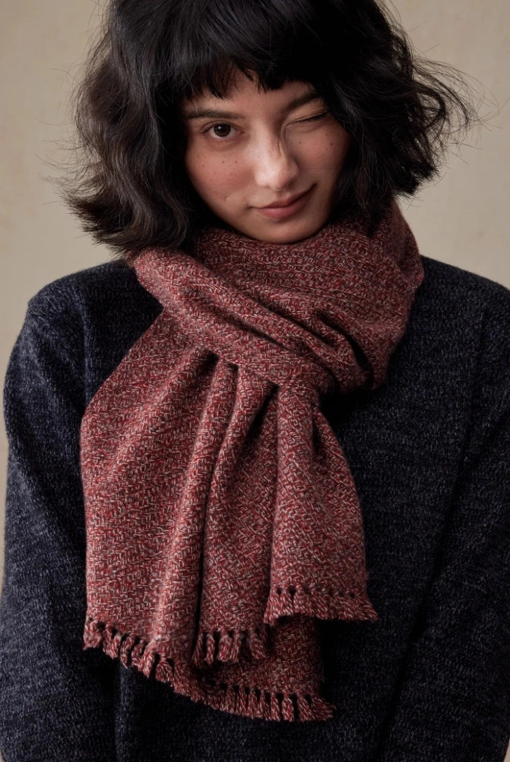 Bufanda 100% Cachemira – Textura Vintage | Verde Musgo y Rojo Palo de Rosa