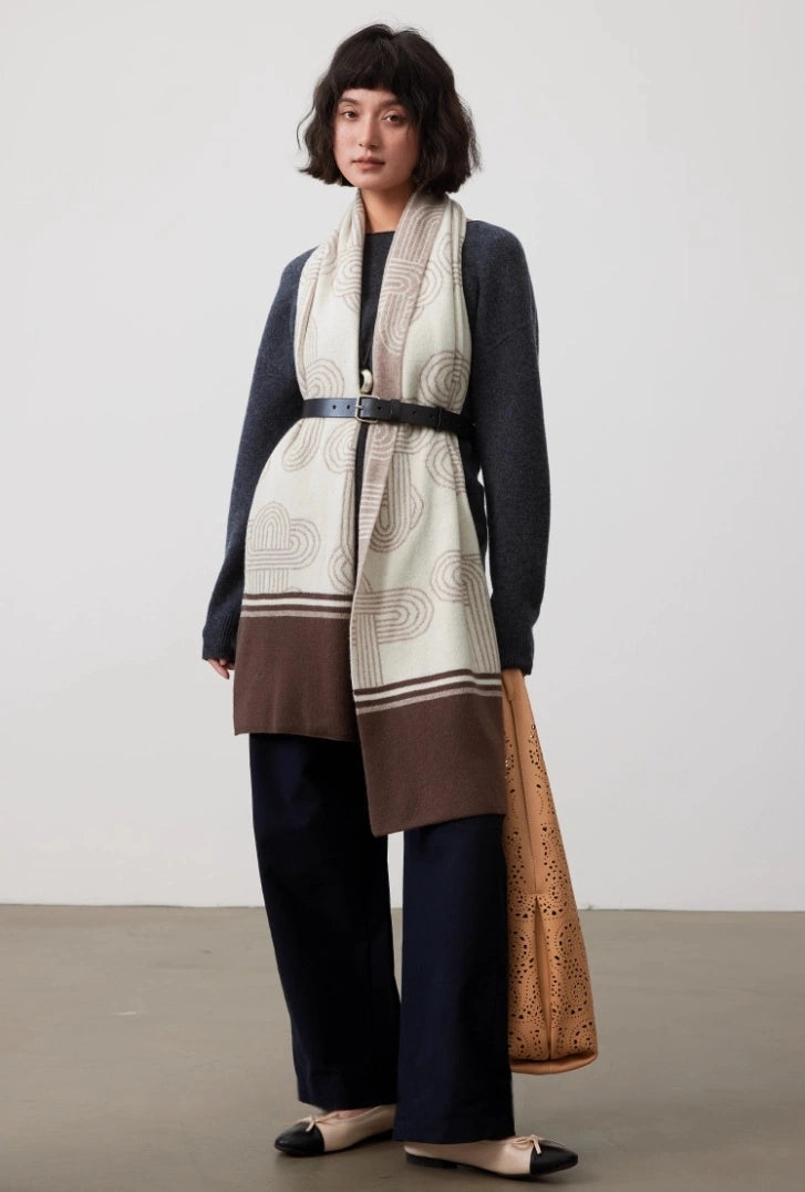 100% Wool Scarf with Chain Pattern — Oatmeal Coffee Elegance - OESLO
