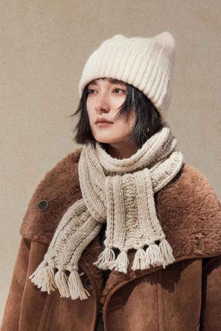 Vintage Cable Knit Skinny Winter Scarf in Cream & Red - OESLO