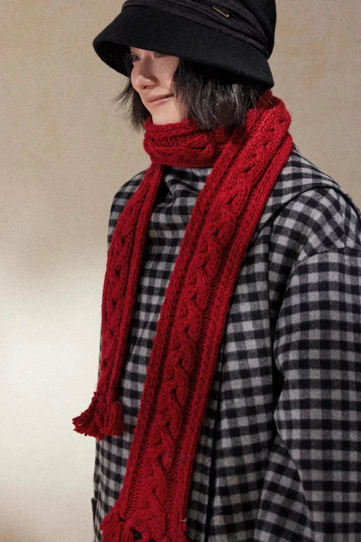 Vintage Cable Knit Skinny Winter Scarf in Cream & Red - OESLO