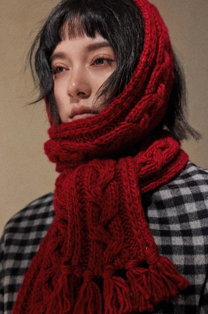 Vintage Cable Knit Skinny Winter Scarf in Cream & Red - OESLO