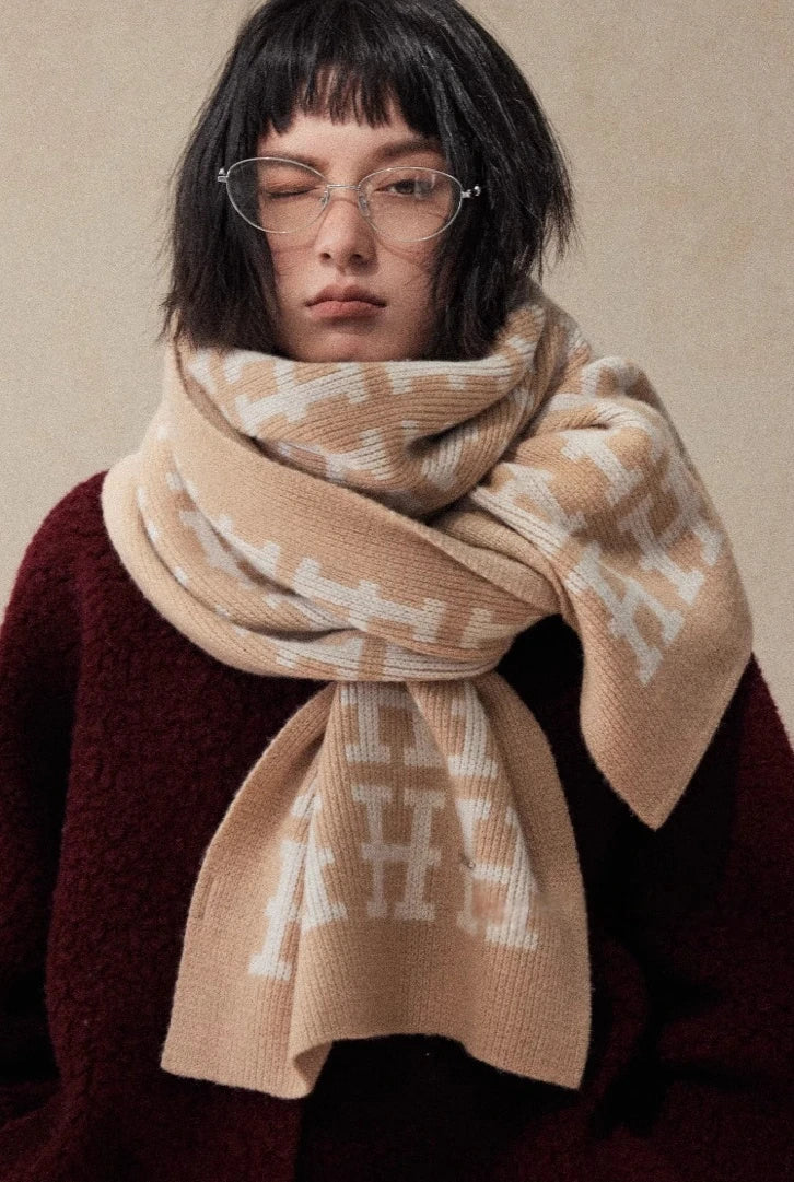 Heavyweight 100% Wool Jacquard Scarf | Gray & Camel Winter - OESLO