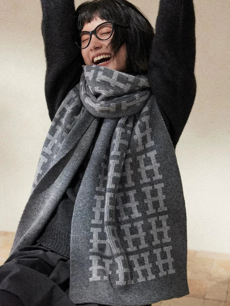 Heavyweight 100% Wool Jacquard Scarf | Gray & Camel Winter - OESLO