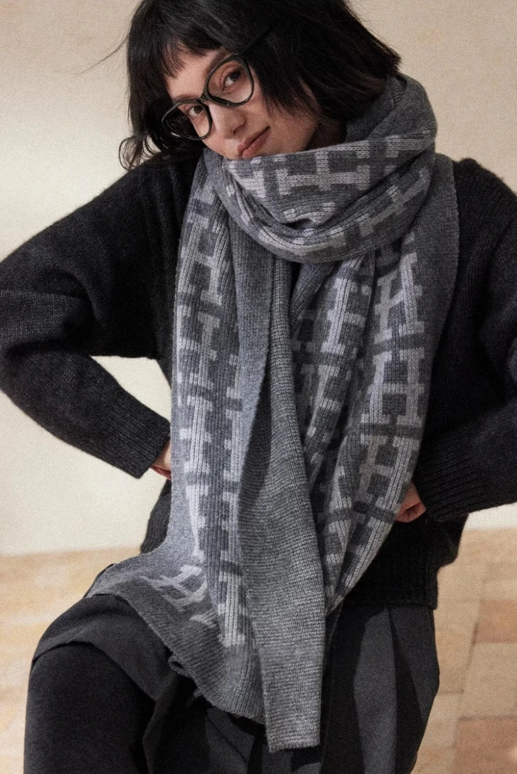 Heavyweight 100% Wool Jacquard Scarf | Gray & Camel Winter - OESLO