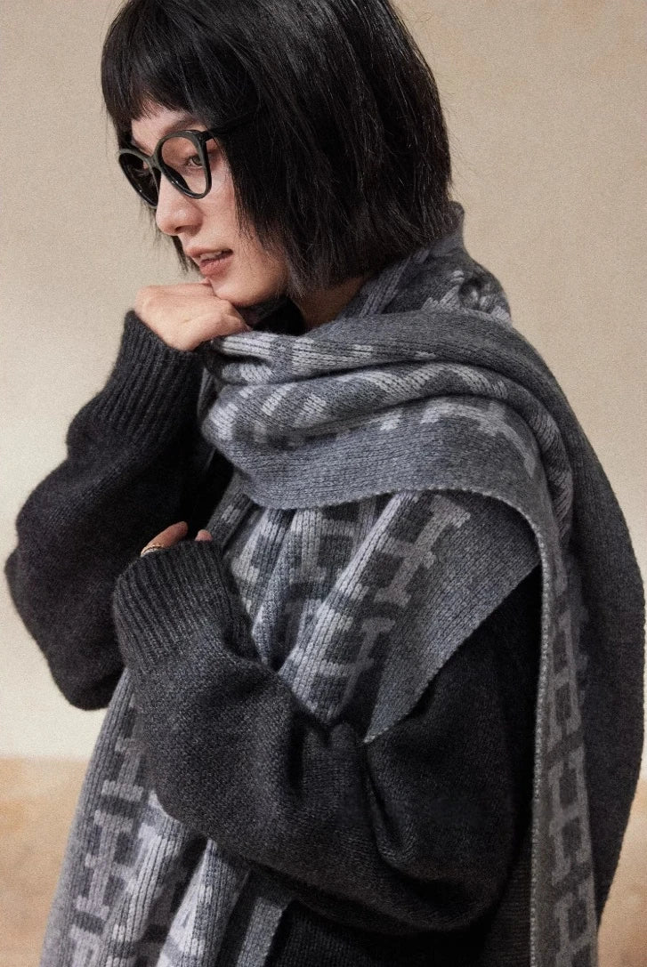 Heavyweight 100% Wool Jacquard Scarf | Gray & Camel Winter - OESLO