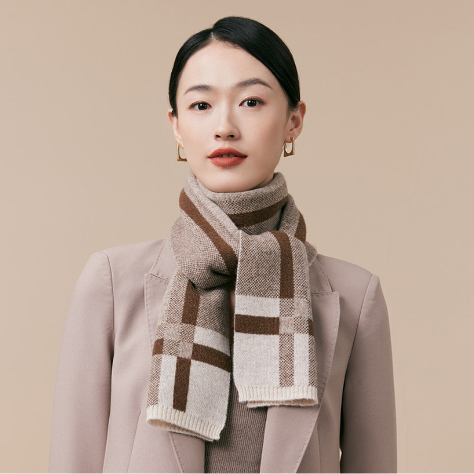 Wool Scarf Women – Lightweight and Warm Plaid Pattern - OESLO