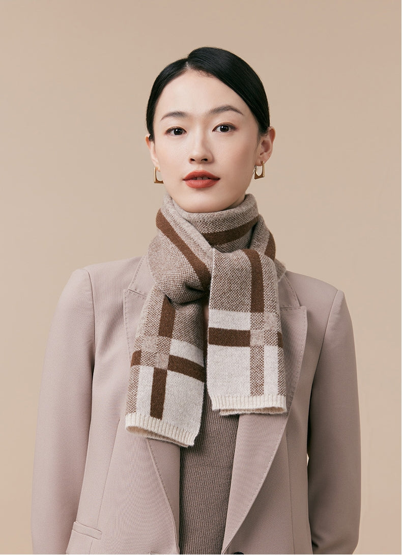 Wool Scarf Women – Lightweight and Warm Plaid Pattern - OESLO