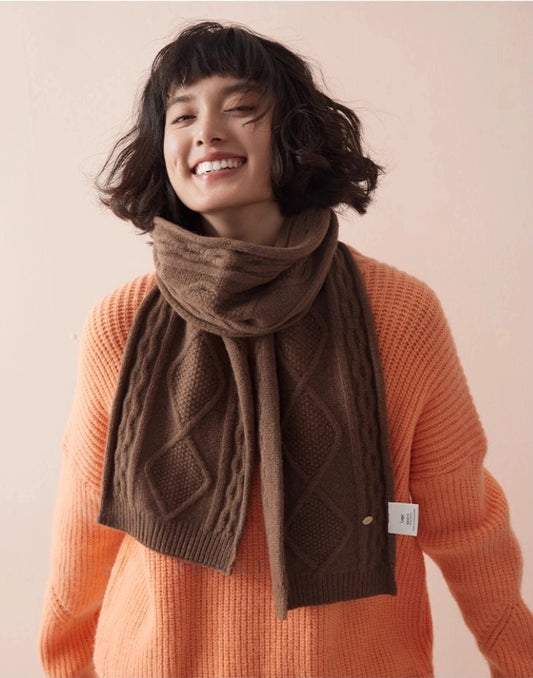 Wool Diamond Cable Knit Scarf – Vintage Texture & Timeless | Multiple Colors