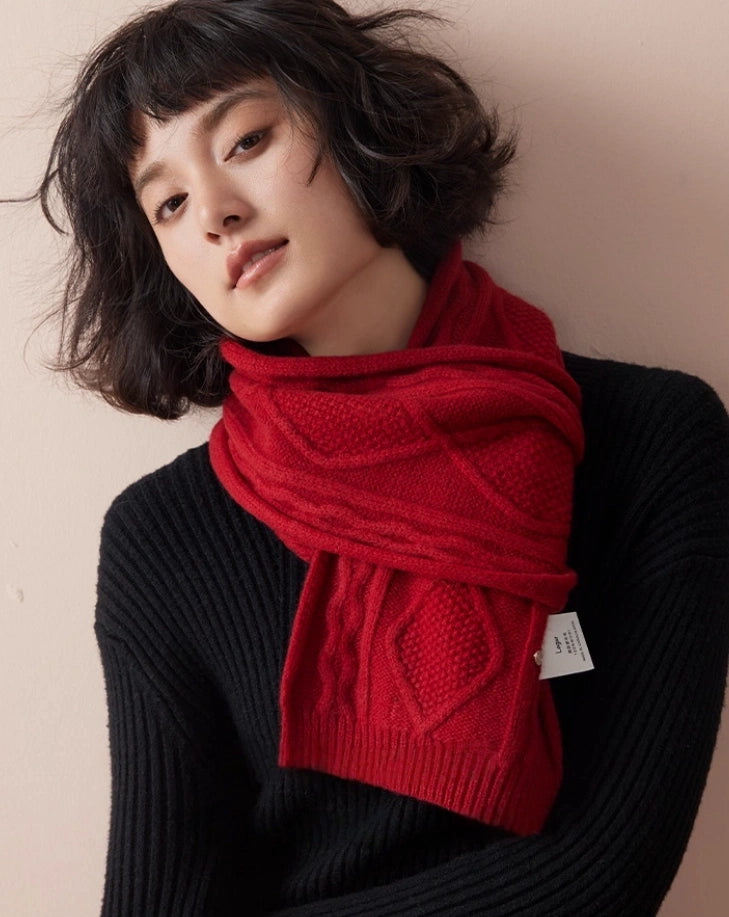 Wool Diamond Cable Knit Scarf – Vintage Texture & Timeless | Multiple Colors