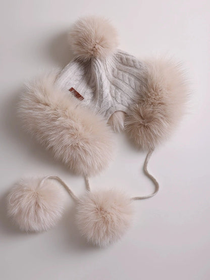 Cashmere Knit Hat with Fox Fur Trim – Cream Beige Elegance OESLO