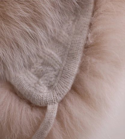 Cashmere Knit Hat with Fox Fur Trim – Cream Beige Elegance OESLO