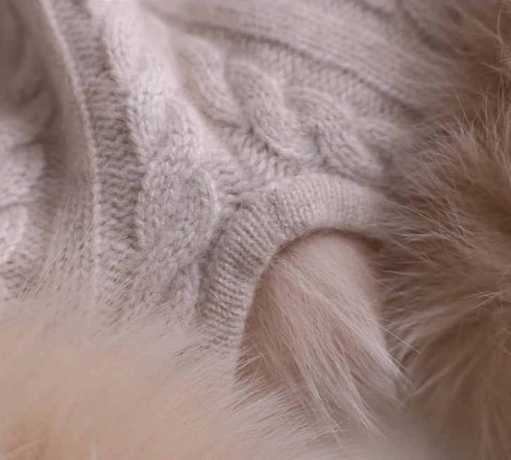 Cashmere Knit Hat with Fox Fur Trim – Cream Beige Elegance OESLO