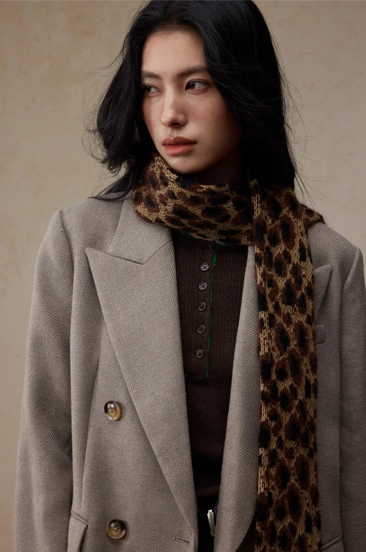 Leopard Knit Scarf – Classic Vintage Style in Coffee Brown & Pink