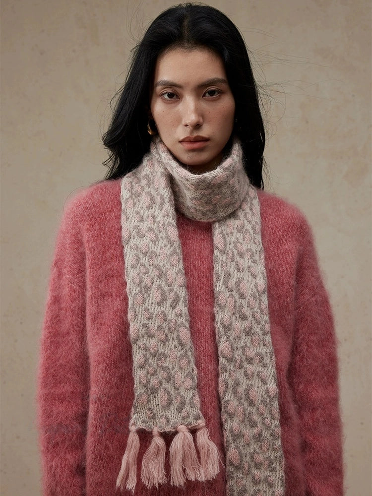 Leopard Knit Scarf – Classic Vintage Style in Coffee Brown & Pink