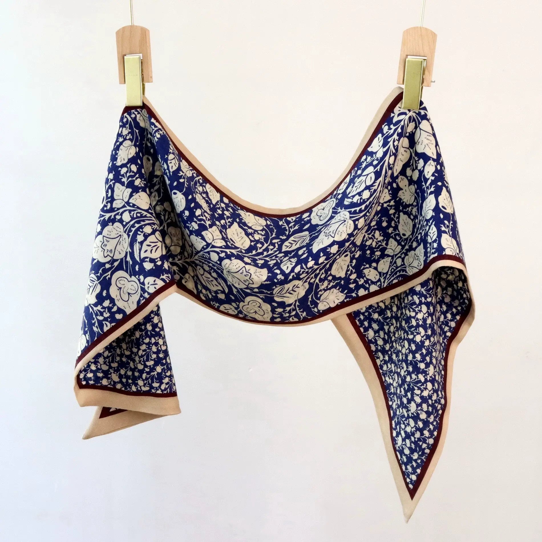 Elegant Silk Wool Long Scarf – Reversible Floral Print Wrap