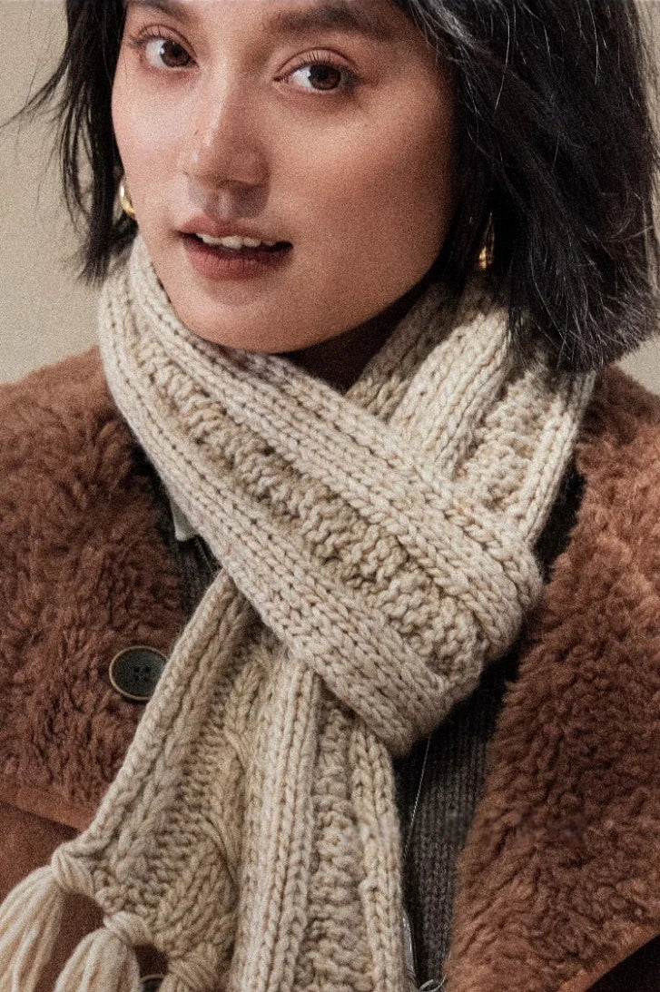 Bufanda de invierno delgada de punto calado vintage en crema y rojo