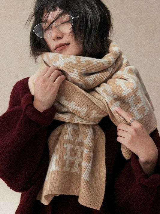 Heavyweight 100% Wool Jacquard Scarf | Gray & Camel Winter