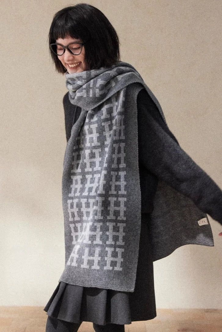 Heavyweight 100% Wool Jacquard Scarf | Gray & Camel Winter