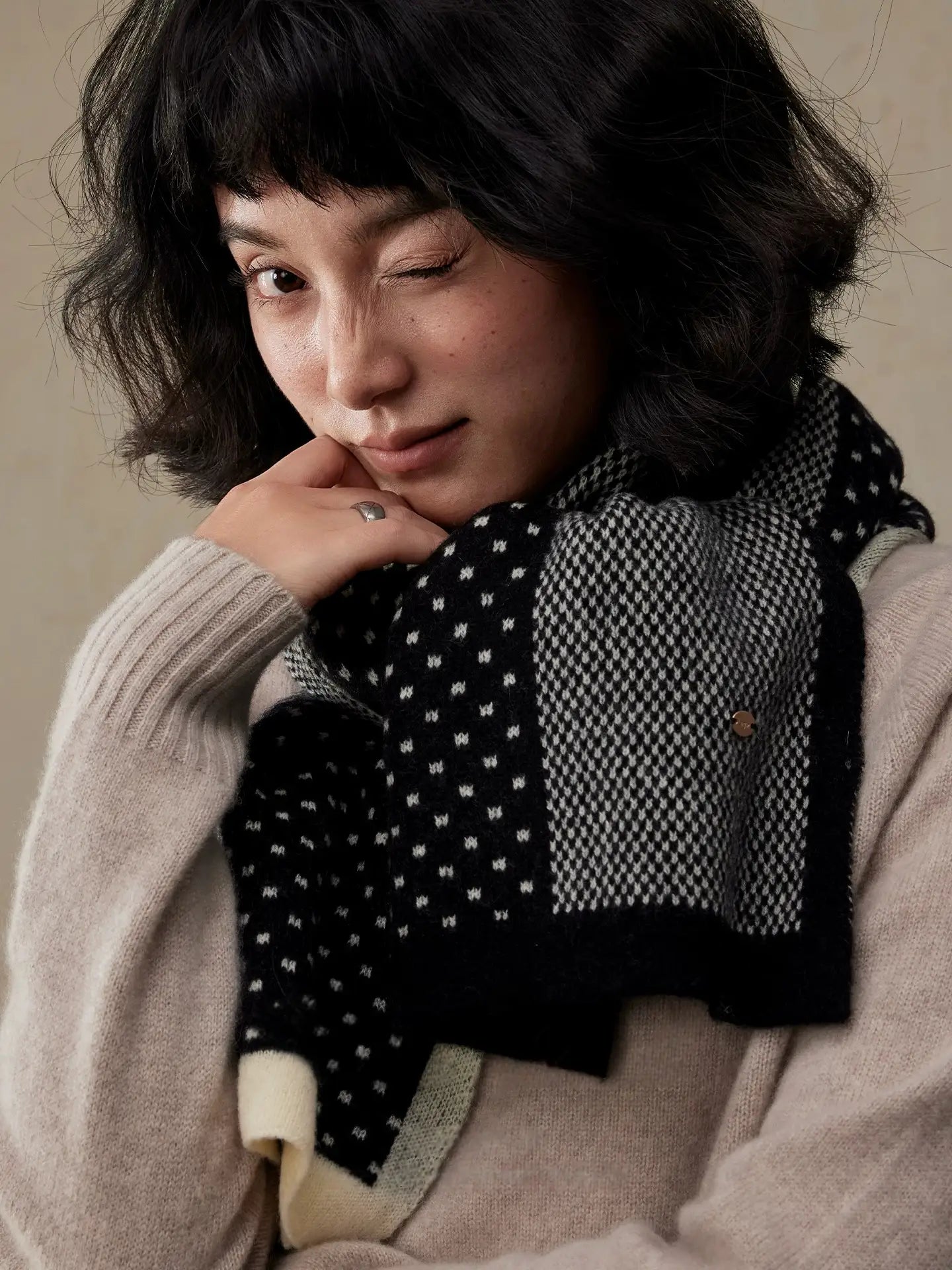 Unisex Wool Polka Dot Color-Block Scarf