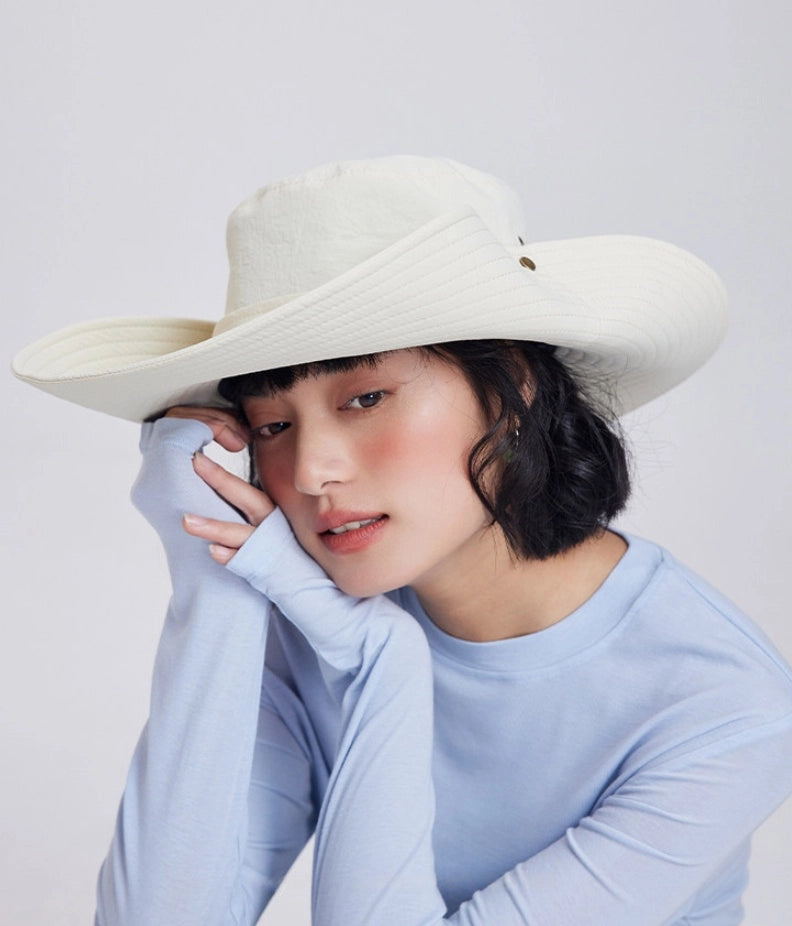 Foldable off white wide brim sun hat with UPF50+ protection and adjustable fit